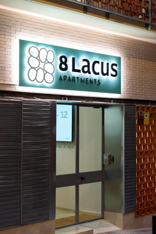 8 Lacus